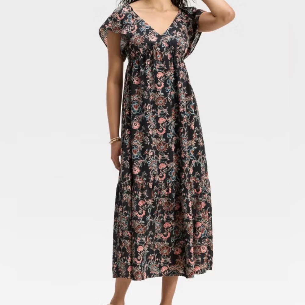 Universal Thread NWT Black Floral Chiffon Dress